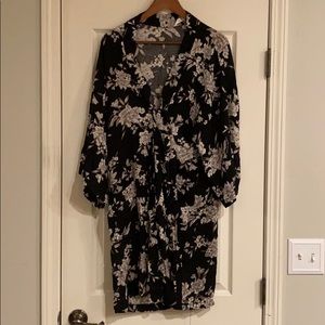 Beautiful floral print robe 🌟